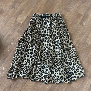 Banana Republic Pleated Leopard Print MIDI Skirt
